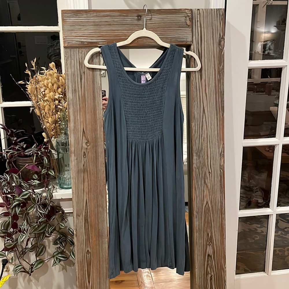 Comfortable dress with beautiful back